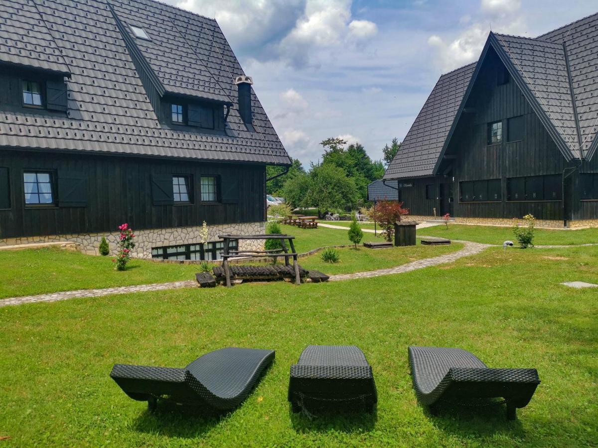 Hotel Plitvice Luxury Etno Garden à Plitvička Jezera Extérieur photo
