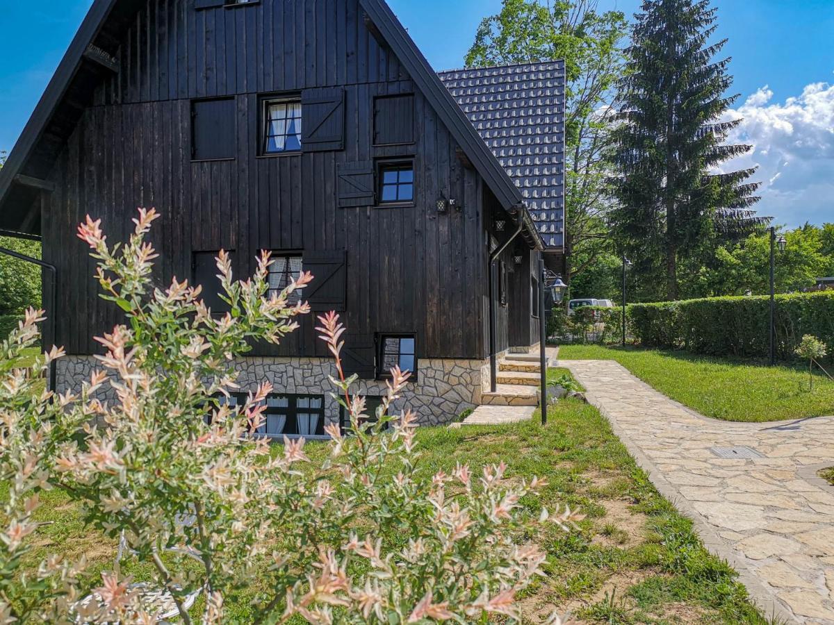 Hotel Plitvice Luxury Etno Garden à Plitvička Jezera Extérieur photo