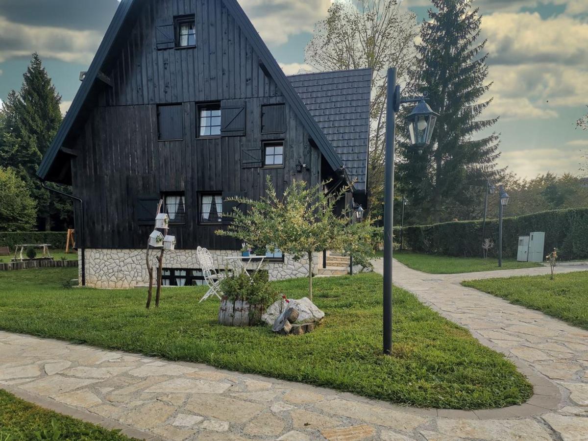 Hotel Plitvice Luxury Etno Garden à Plitvička Jezera Extérieur photo